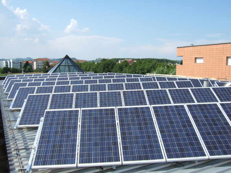Impianto da 20 kw. realizzato con 129 moduli SHELL SOLAR da 155 wp policristallini Inverter SMA Mini Central 6.0 con Datalogger SB control Località: Alba CN Installato da nostro Installatore Autorizzato 'Torino 1'