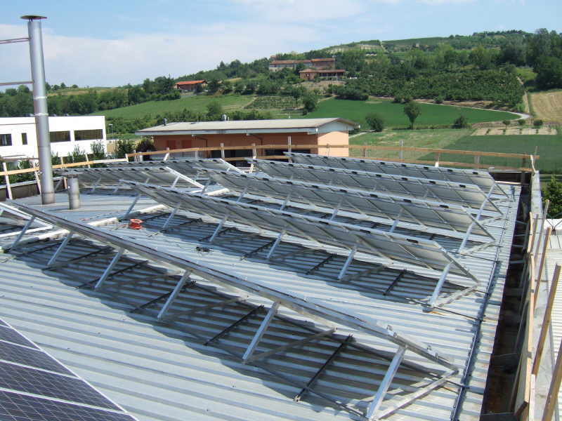 Impianto da 20 kw. realizzato con 129 moduli SHELL SOLAR da 155 wp policristallini Inverter SMA Mini Central 6.0 con Datalogger SB control Località: Alba CN Installato da nostro Installatore Autorizzato 'Torino 1'