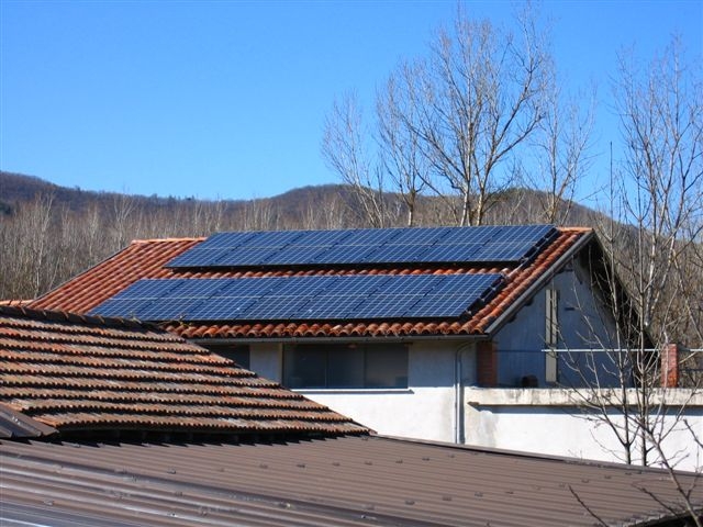 Impianto da 6 kw. realizzato con moduli KYOCERA da 175 wp 3 Inverter SMA SUNNY BOY 1.7 Località: Piemonte - Installato da nostro Installatore Autorizzato 'Ceva 1'