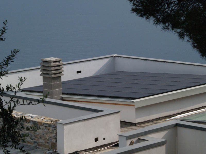 Impianto da 20kwp realizzato con 80 moduli PVE 250 Capture, N.02 Inverter P.One 10.1 trifase Progetto diretto VI.Am. Localita' Capo Berta (Imperia)