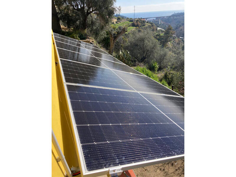 Impianto da 3,3 kwp , moduli Qcell mono da 505wp inverter Fronius , località Cipressa (Im)
